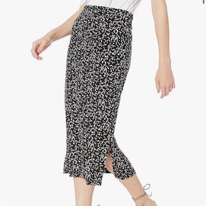 Elegant Black and White Midi Skirt